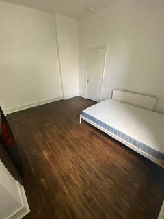 1 bedroom in a house share to rent, London E5