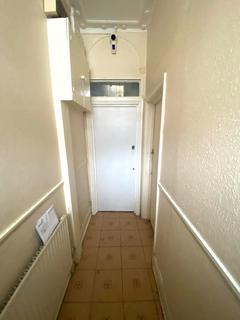 2 bedroom flat to rent, Tottenham, London N15