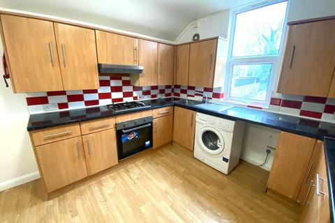 2 bedroom flat to rent, Tottenham, London N15