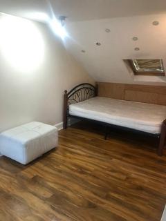 1 bedroom in a house share to rent, London E10