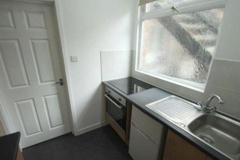 Studio to rent, Braunstone Gate, Leicester