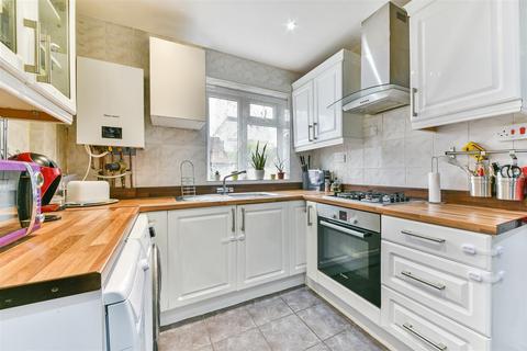 36 Fleming Mead, Mitcham, CR4 3LU