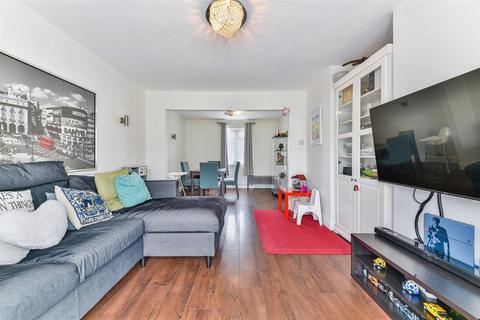 36 Fleming Mead, Mitcham, CR4 3LU
