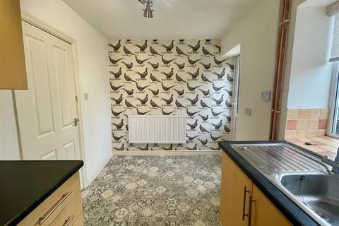 2 bedroom end of terrace house to rent, Myrtle Cottages