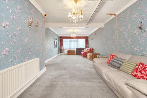 3 bedroom house for sale, North Circular Road, Palmers Green, N13