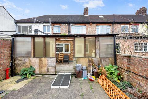 3 bedroom house for sale, North Circular Road, Palmers Green, N13