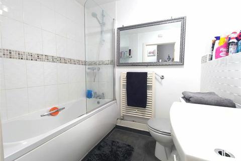 1 bedroom flat for sale, Taywood Road, Greater London, Northolt, ..., UB5 6GF