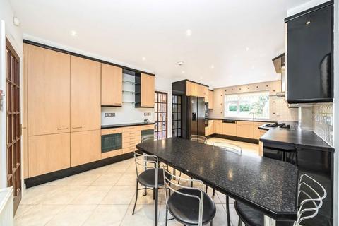 4 bedroom detached house to rent, Michleham Down, London N12