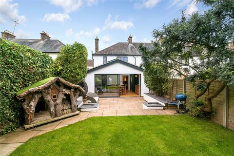 53 Malvern Road, Hampton, TW12 2LN