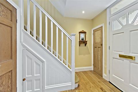 53 Malvern Road, Hampton, TW12 2LN