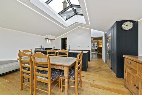 53 Malvern Road, Hampton, TW12 2LN