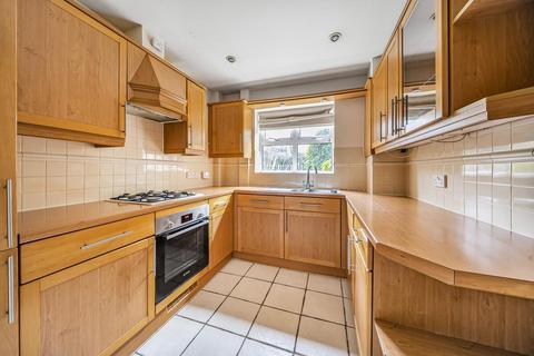 2 bedroom flat for sale, Albemarle Road, Beckenham