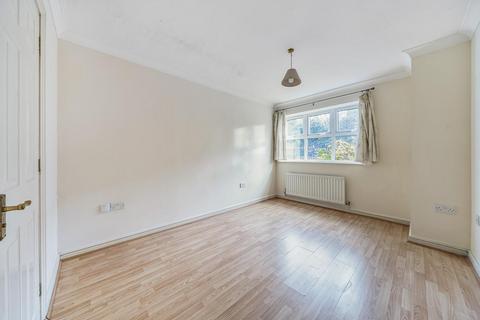 2 bedroom flat for sale, Albemarle Road, Beckenham