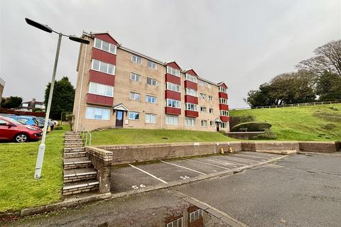 2 bedroom flat for sale, Long Oaks Court, Sketty, Swansea