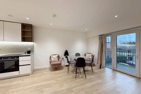 1 bedroom flat to rent, Fairbank House, Beaufort Square NW9