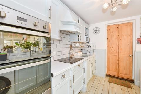 2 bedroom semi-detached house for sale, London Road, Maidstone, Kent