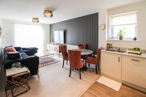 2 bedroom flat for sale, Elvian Close, Reading, RG30