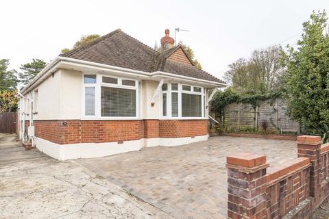 3 bedroom detached house to rent, Mile Oak Road, Southwick BN42