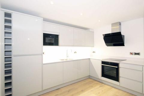 4 bedroom house to rent, Pulsford Close, Twickenham TW1