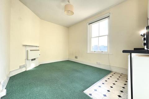 Studio to rent, Holland Road, Hove