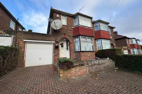 3 bedroom semi-detached house to rent, Springfield Gardens, Kingsbury, NW9