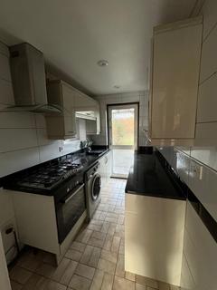 3 bedroom semi-detached house to rent, Springfield Gardens, Kingsbury, NW9