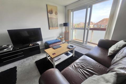 2 bedroom flat for sale, Gratton Court, Bexhill On Sea TN39