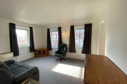 2 bedroom flat to rent, Phoenix House, Hull, HU1 1NR