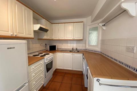 2 bedroom flat to rent, Phoenix House, Hull, HU1 1NR