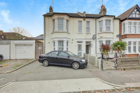 2 bedroom flat for sale, Chester Avenue, Southend-on-sea, SS1