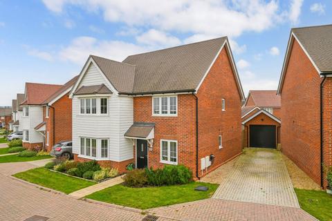 5 bedroom detached house for sale, Wealden Way, Headcorn, Ashford, Kent, TN27