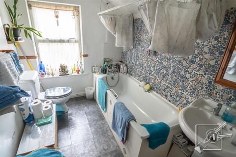 29 Gordon Road, Northfleet, Gravesend, DA11 9JN