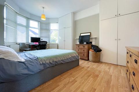 2 bedroom flat for sale, Hanover Road, London NW10