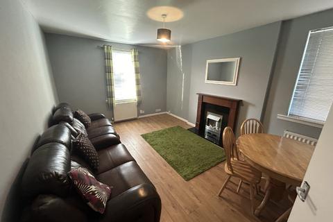 2 bedroom flat to rent, Craigentinny Road, Craigentinny, Edinburgh, EH7