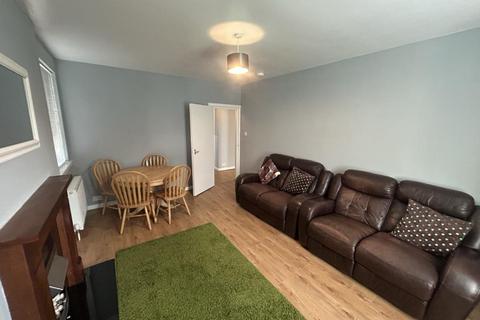 2 bedroom flat to rent, Craigentinny Road, Craigentinny, Edinburgh, EH7