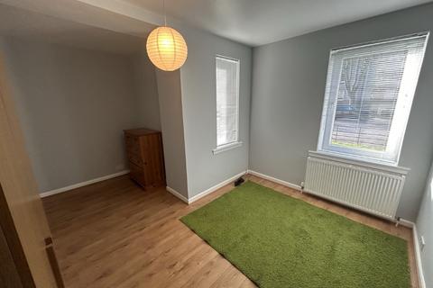 2 bedroom flat to rent, Craigentinny Road, Craigentinny, Edinburgh, EH7