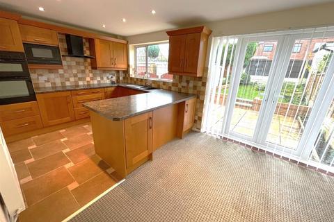 3 bedroom semi-detached house for sale, Willowcroft Avenue, Aspull