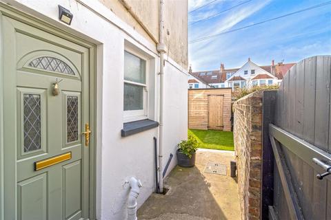 Flat 3, 9 - 11 Alexandra Road, Worthing, BN11 2DX