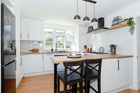 Flat 3, 9 - 11 Alexandra Road, Worthing, BN11 2DX