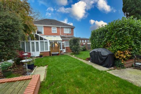 4 bedroom detached house for sale, Canterbury Road, Davyhulme, M41