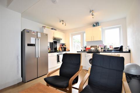 5 bedroom terraced house to rent, Francis Avenue, Southsea PO4