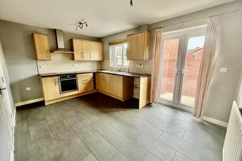 4 bedroom townhouse to rent, Mayfield Close, Penwortham PR1