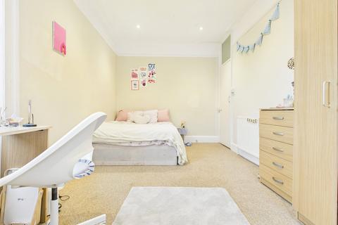 4 bedroom apartment to rent, Brunswick Place, Hove, East Sussex, BN3