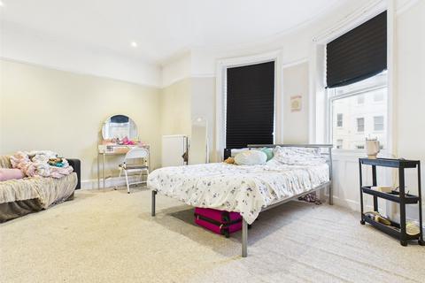 4 bedroom apartment to rent, Brunswick Place, Hove, East Sussex, BN3