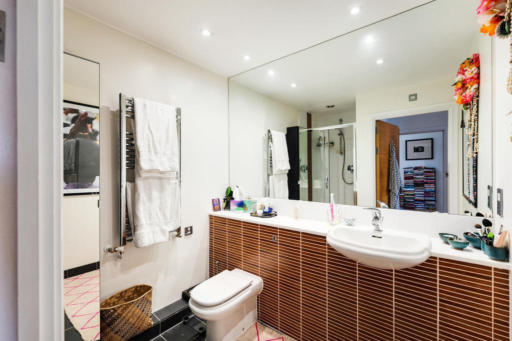 Ensuite bathroom
