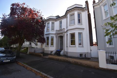 3 bedroom apartment to rent, Leam Terrace, Leamington Spa, Warwickshire, CV31