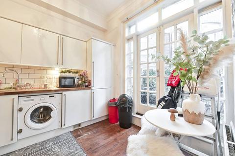 1 bedroom flat for sale, Addison Gardens, Brook Green, London, W14