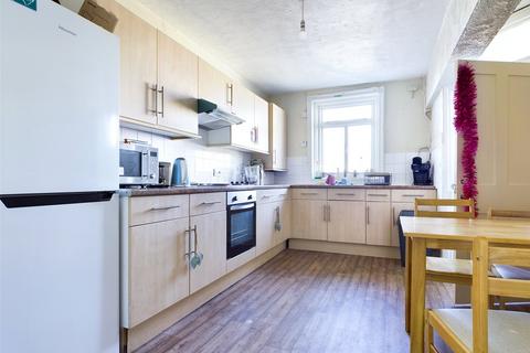 4 bedroom apartment to rent, Brunswick Place, Hove, East Sussex, BN3