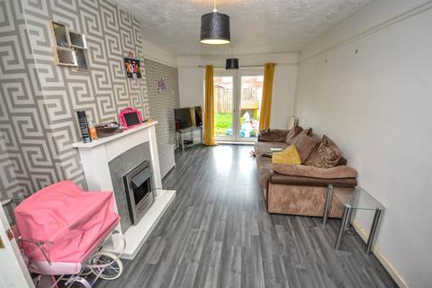 3 bedroom end of terrace house for sale, Laybourn Gardens, South Shields