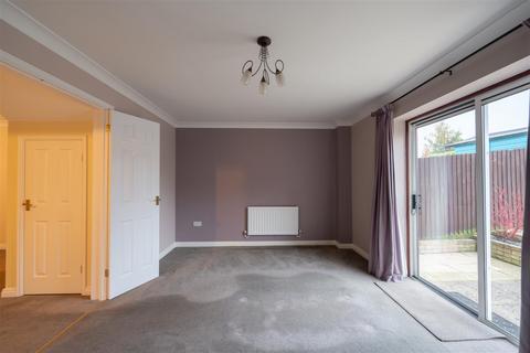 3 bedroom terraced house for sale, Robin Close, Stowmarket IP14